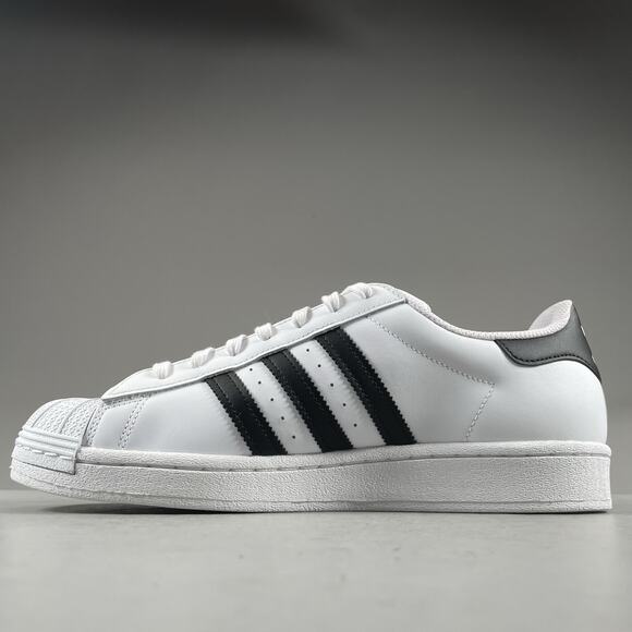 Adidas Superstar Mens 10 White Black Gold Leather Casual Sneaker Athletic EG4958 - Picture 7 of 8